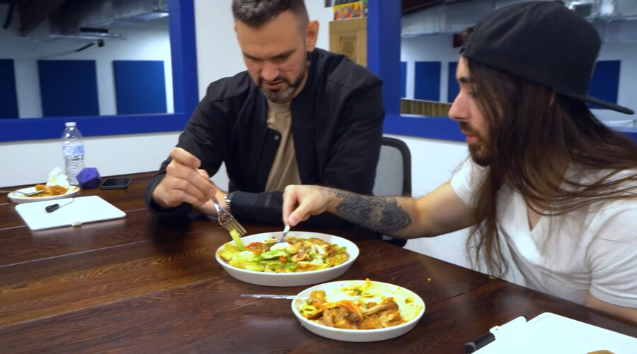 한국 음식 티어 정리 하는 미국 유튜버_60.jpg