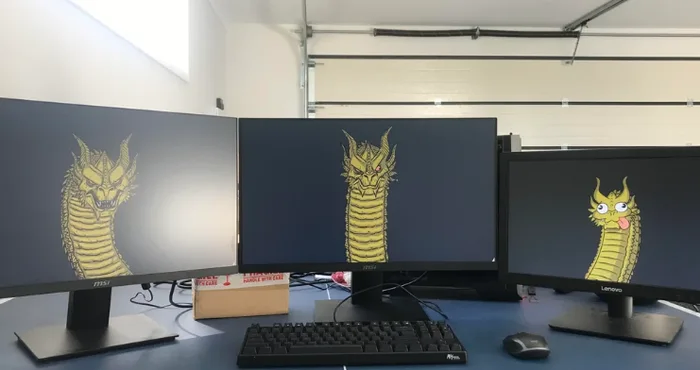 언벨런스 트리플 모니터용 배경화면_1.webp