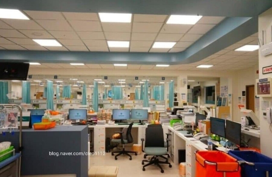 중증 외상센터 원작자가 연재중인 웹소 던진 eu_9.jpg