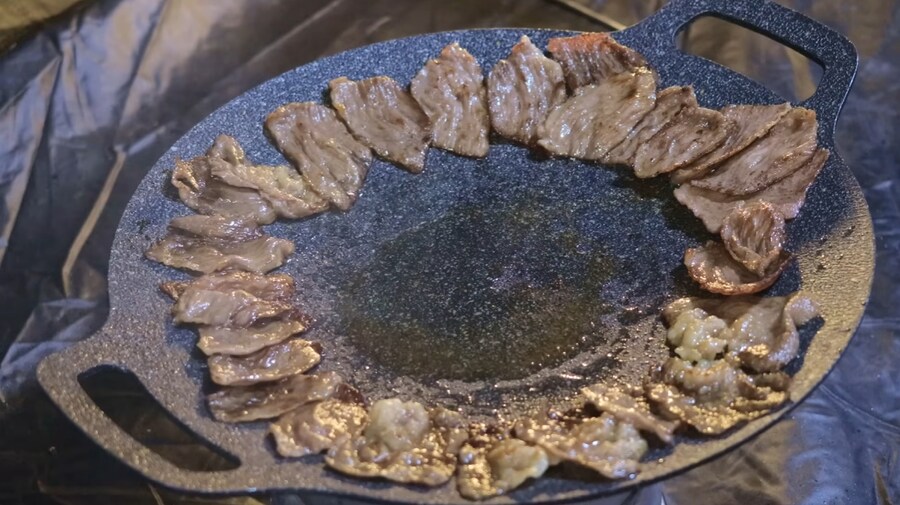 -5°C에 텐트에서 한국식 바베큐 하겠다는 외국인_3.jpg