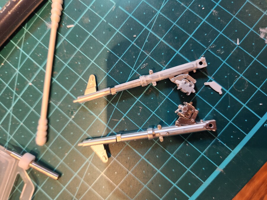 오도바이 프라모델은 시간이 꽤 걸립니다._3.jpg