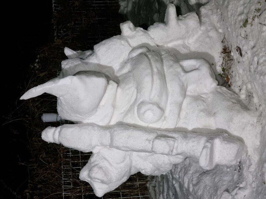 건담 캠퍼 눈사람_3.jpg