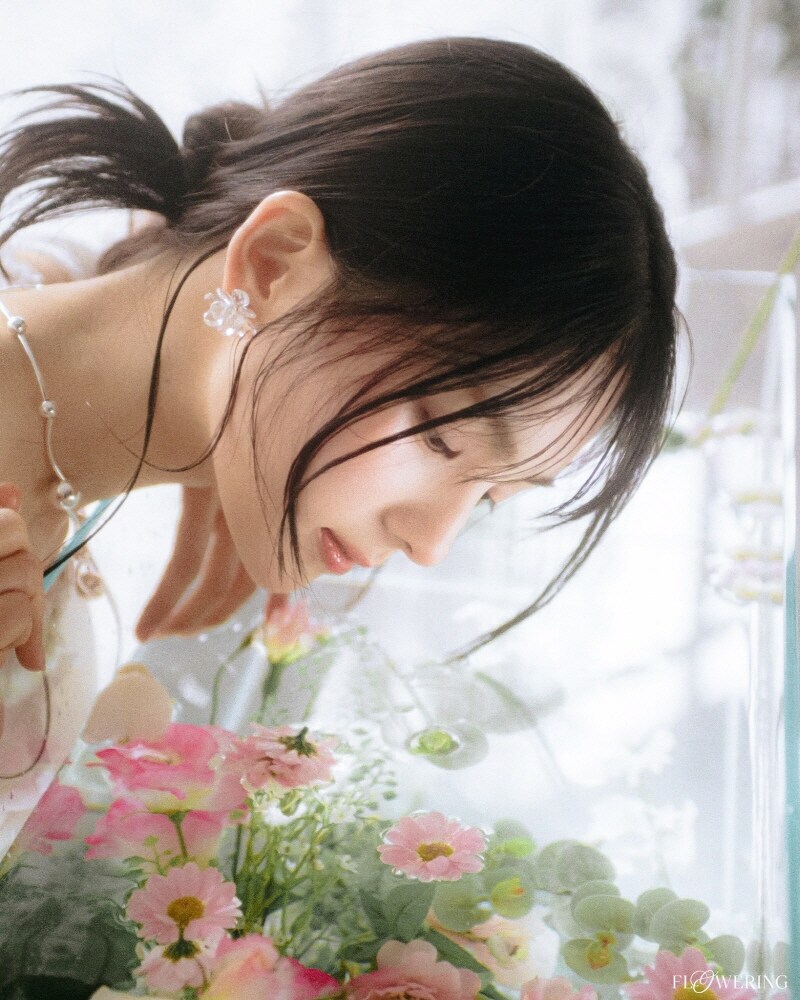 규빈 첫 미니 앨범 [Flowering] 3차 콘셉트 포토.jpg_2.jpg