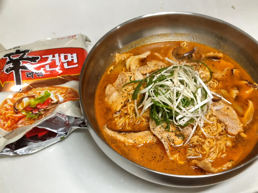 모닝 삼겹파채라면