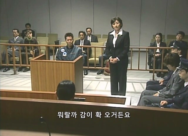 길 가던 무고한 시민을 붙잡아서 강도로 만든 형사_5.jpg