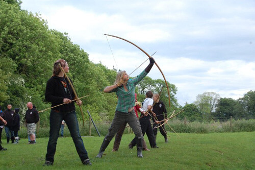 활 쏠때 가슴이 방해되었다는게 잘못된 상식인 이유_3.jpg