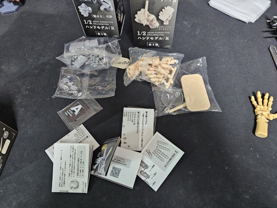 염가판의 미덕 그 자체 아티스트 서포트 아이템 1/2 핸드 모델_4.jpg