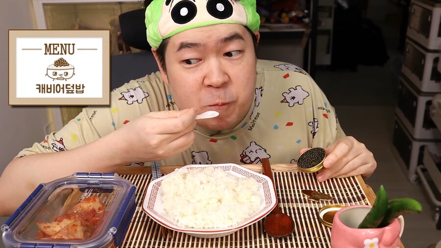 인생 첫 캐비어 먹방 하는 유튜버.jpg_26.png