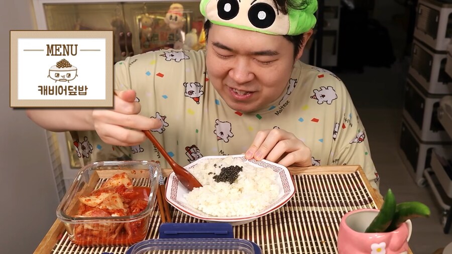 인생 첫 캐비어 먹방 하는 유튜버.jpg_44.png