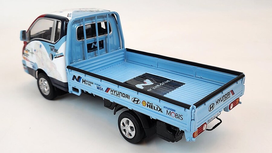 아카데미 1/24 현대 포터 N 스피뉴엘_5.jpg