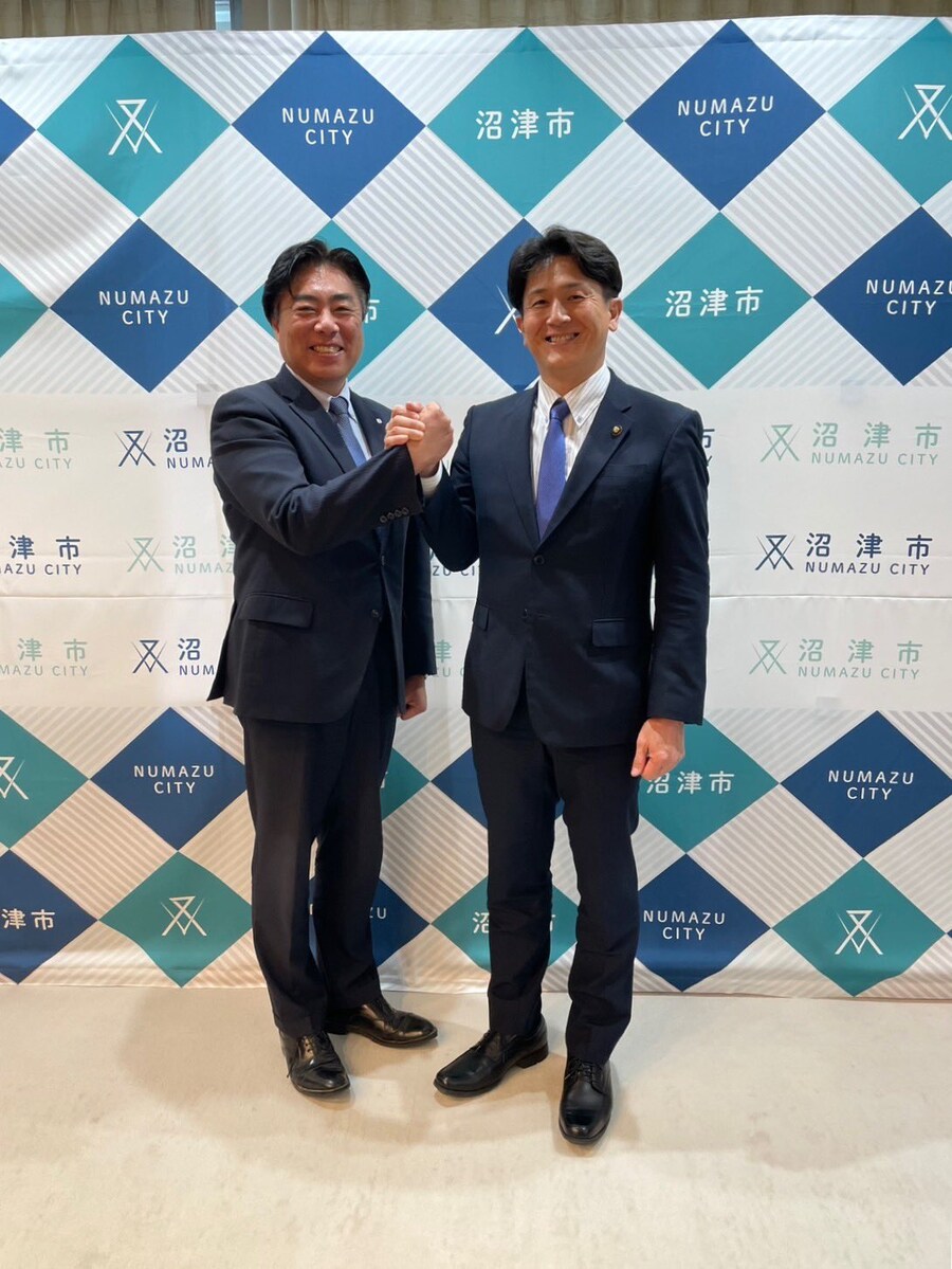 애니메이션 코인을 타고 싶은 어느 도시_7.jpg