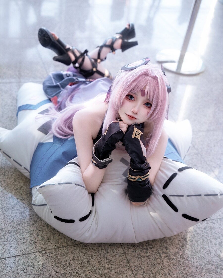 행사 마치고 퇴근하는 코스어_2.jpg