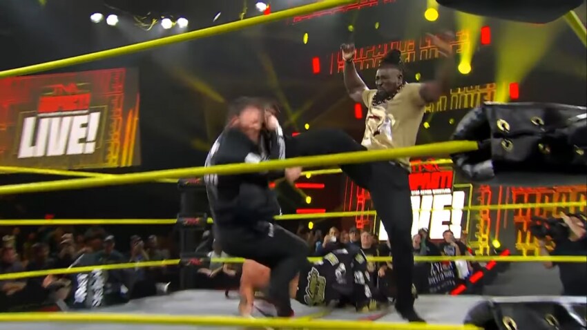 WWE) 10년전이였으면 개소리 말라고 했을 장면_3.png