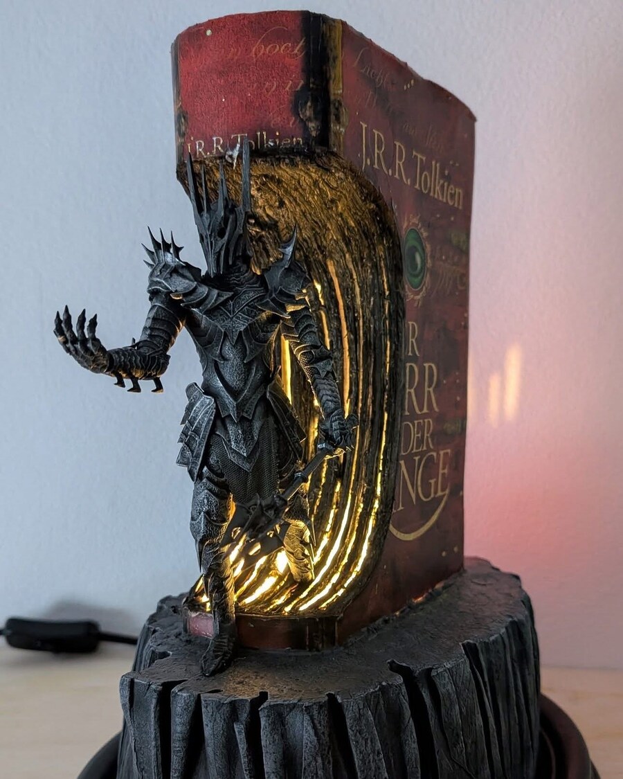 이 피규어, 책에서 튀어나온 것 같아!_4.jpg