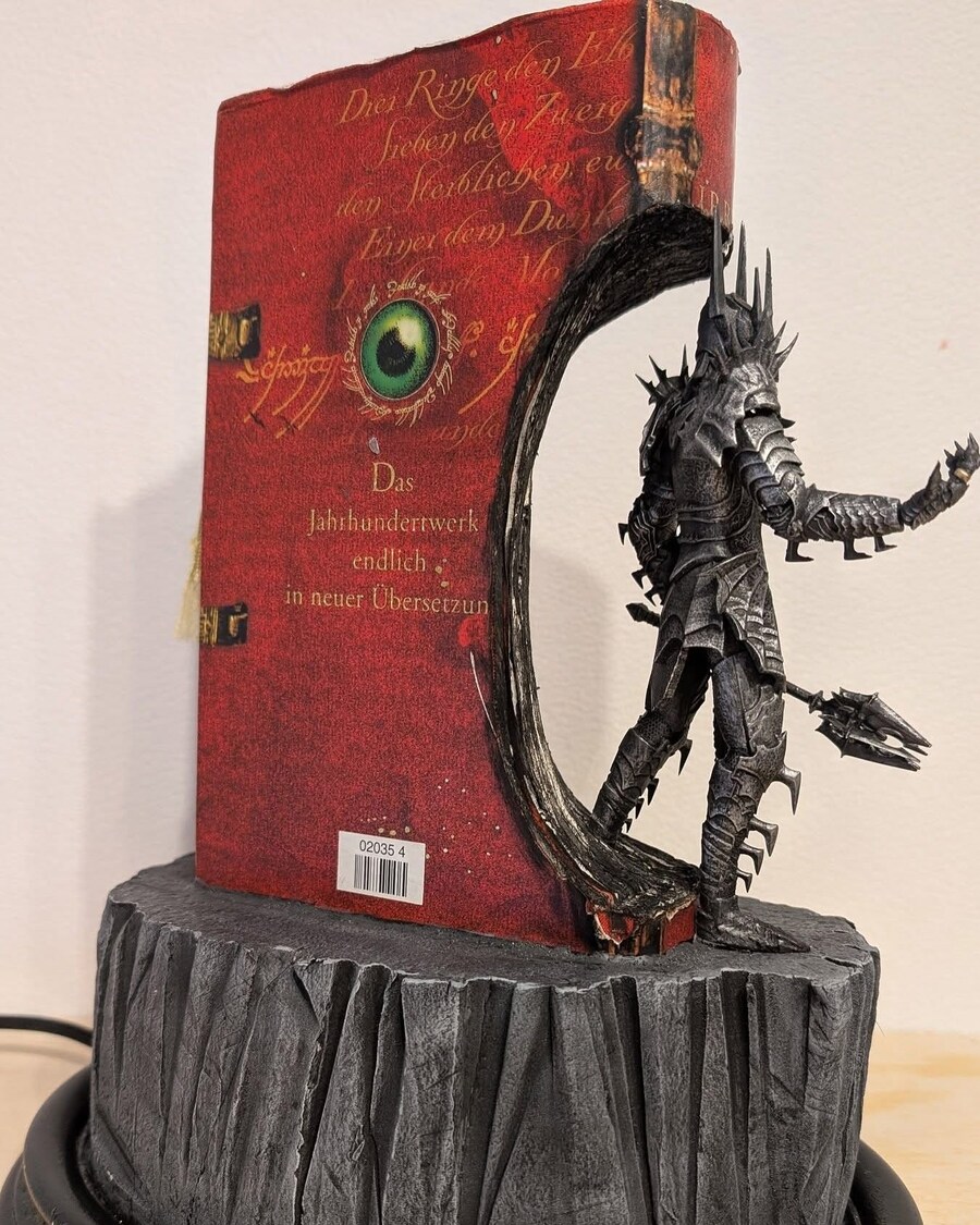 이 피규어, 책에서 튀어나온 것 같아!_5.jpg