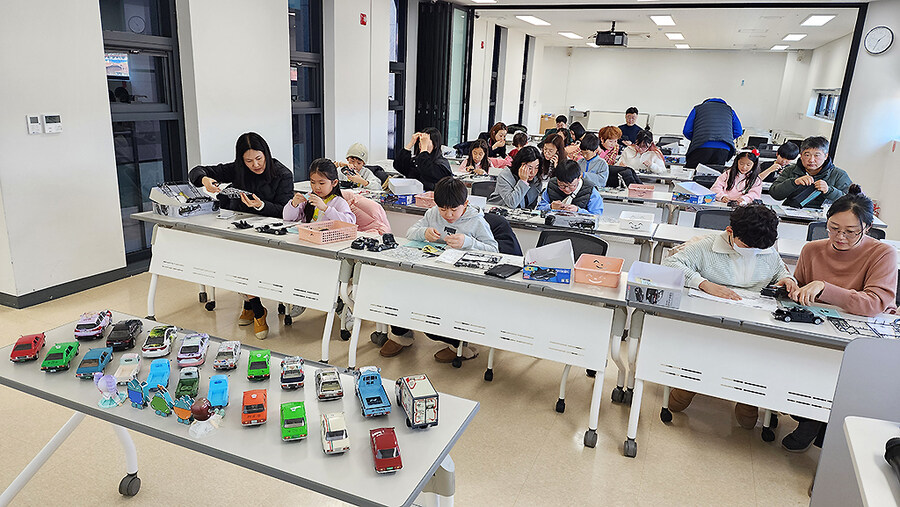 아카데미 1/24 현대 그랜저 HG N 스피뉴엘_14.jpg