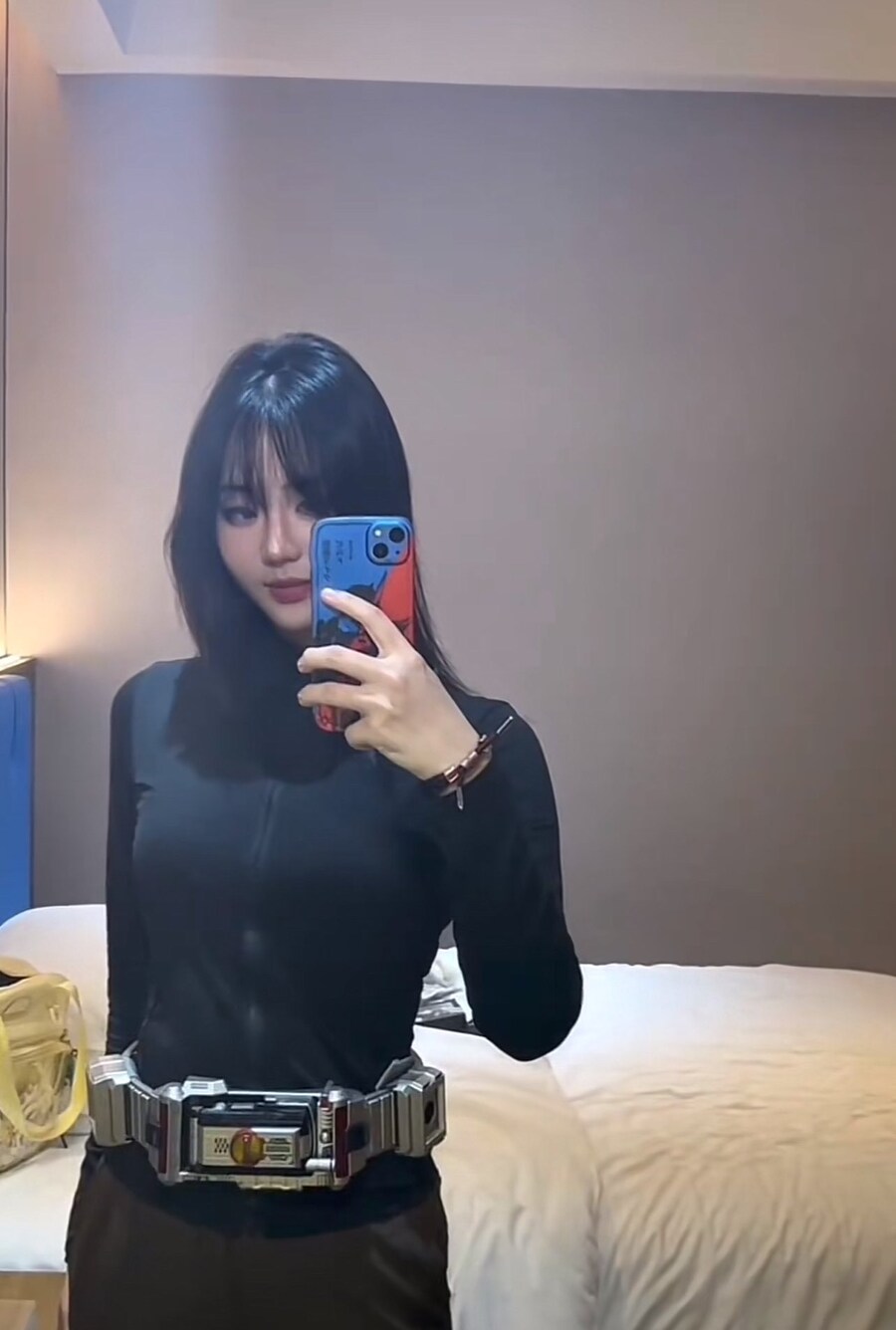 여자 코스플레이어와 호텔에 가면_1.jpg