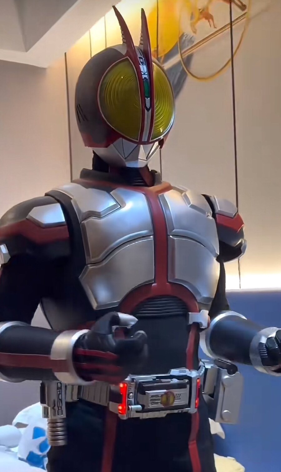 여자 코스플레이어와 호텔에 가면_3.jpg