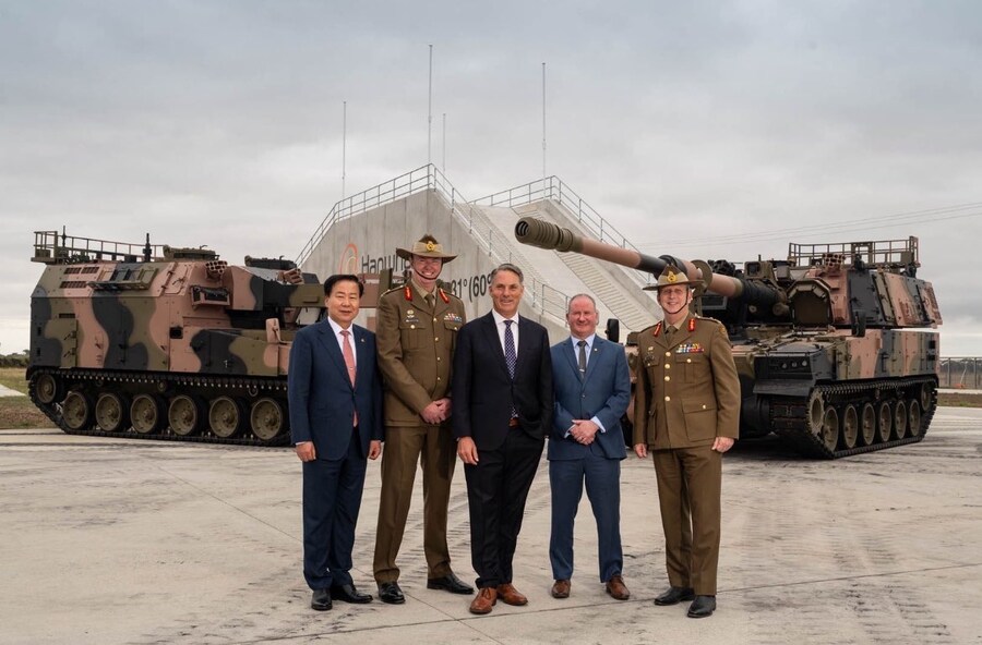 호주군용 K-9 자주포 AS-9,AS-10 롤아웃_3.jpg