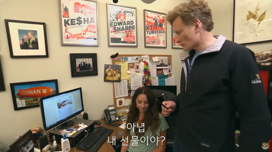 지금의 미국 정부 처럼 인원 감축을 하려고 했던 코난 오브라이언의 쇼_23.jpg