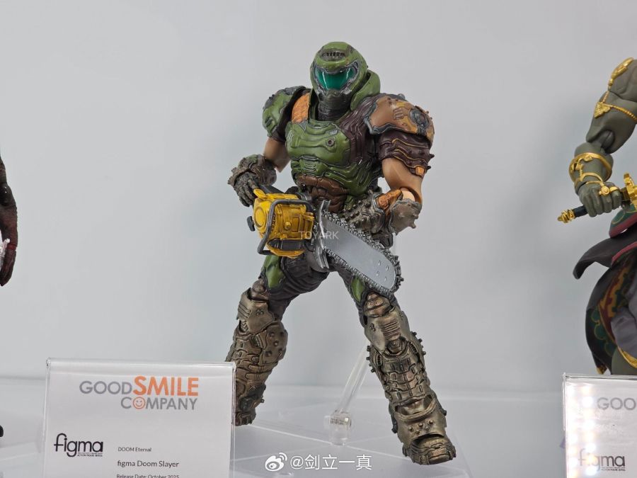 [맥스 팩토리] figma 계열 NYTTF25 전시 사진_6.jpg