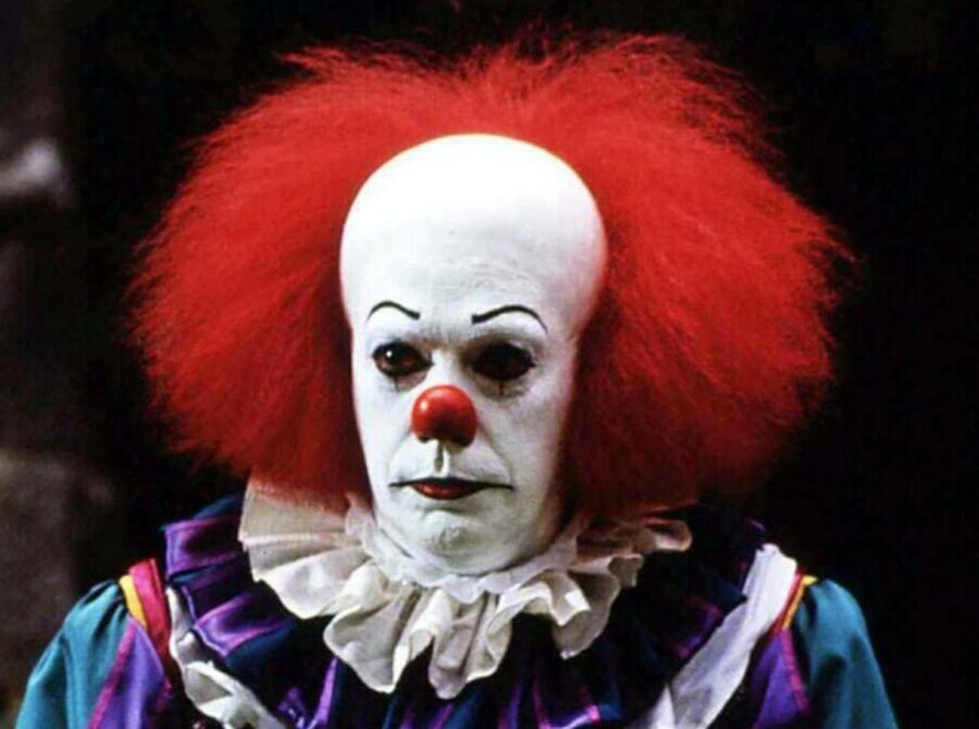 설정상 인간의 공포와 부정적인 감정에 의해 강해지는 존재_2.jpg