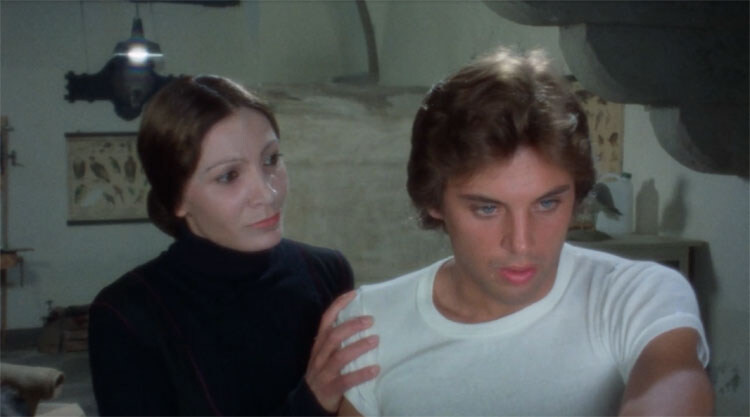 비욘드 더 다크니스 (Beyond the Darkness, 1979)_3.jpg