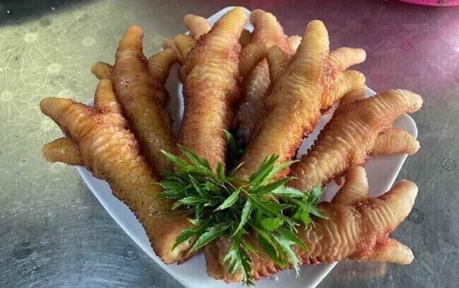 [혐] 베트남에서 최고 인기 있다는 공룡 치킨_2.jpg