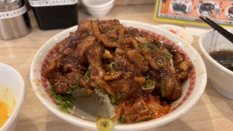 삼겹살 튀김 볶음을 산처럼 쌓아주는, 도쿄 니쿠지루멘 스스무_22.jpg