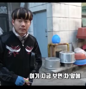 드디어 밝혀지는 bmw 앞에 알록달록 3색 “그것”의 정체_1.jpg