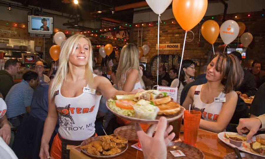 많은 이들의 추억이 담긴 '후터스'가 파산 신청한다고 함_5.jpg