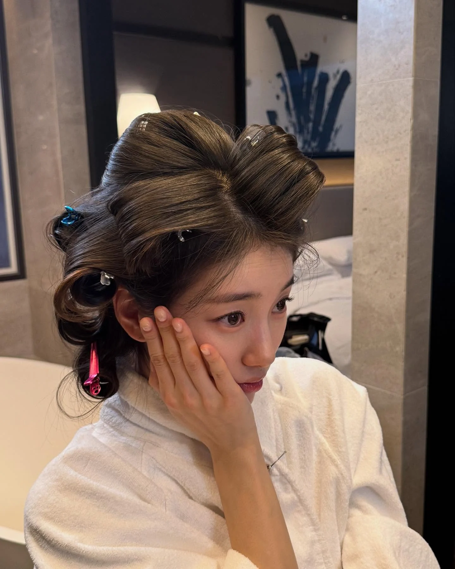 헤어스타일 바꾼 수지 근황...jpg_3.webp