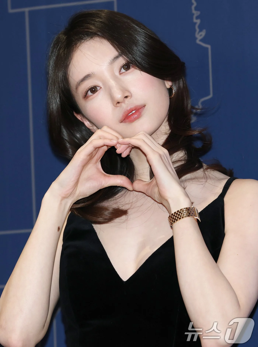 헤어스타일 바꾼 수지 근황...jpg_7.webp