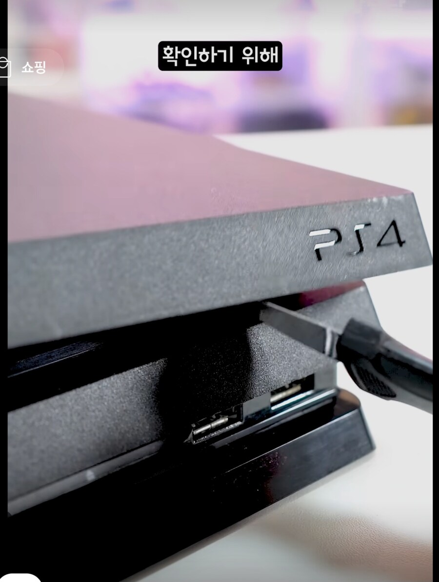 극혐주의)판매자가 고장난 플4프로와 게임CD를 만원에 판 이유.JPG_3.jpg