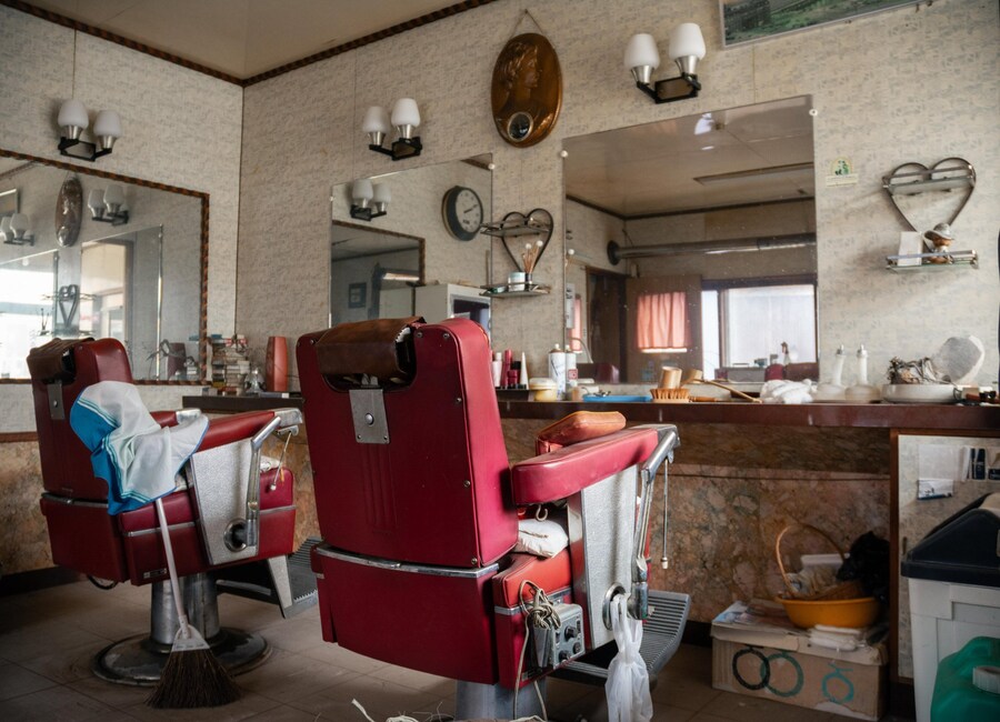 일본, 시골의 오래된 이발소 폐허💇_1.jpg