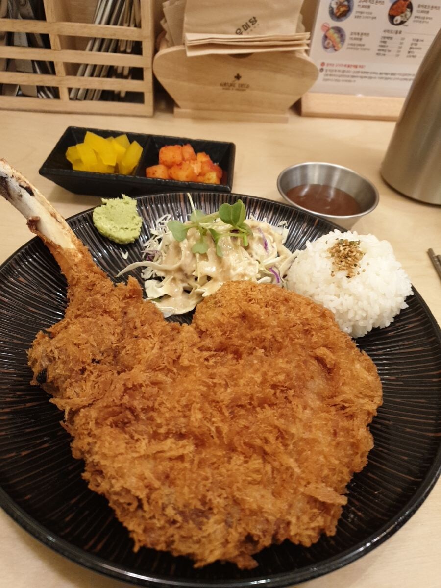 아무도 안주고 나혼자 다먹을 겁니다_1.jpg