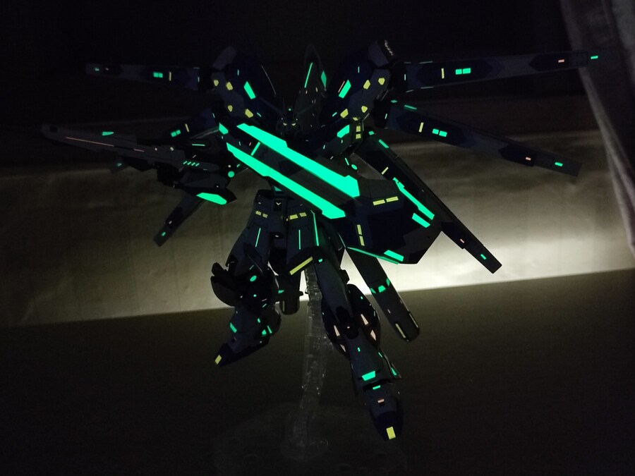 RG 하이뉴 건담 축광테이프 작업 마지막편(상체작업&간단 완성샷)_29.jpg