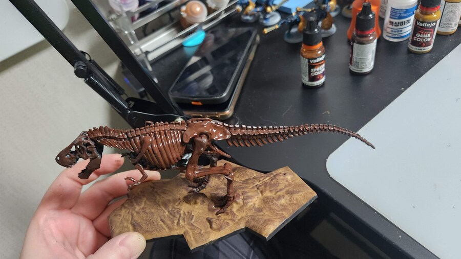 반다이 limex 티라노사우르스 도색_2.jpg