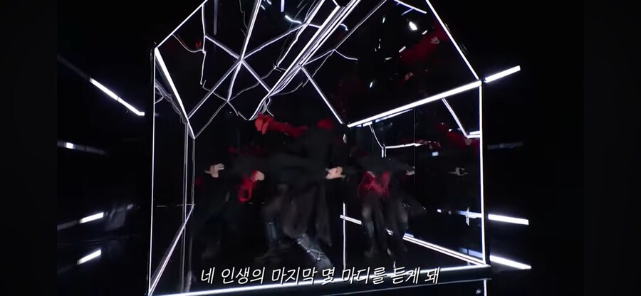 최근 레이디가가 라이브에 다들 놀라는 이유_6.png