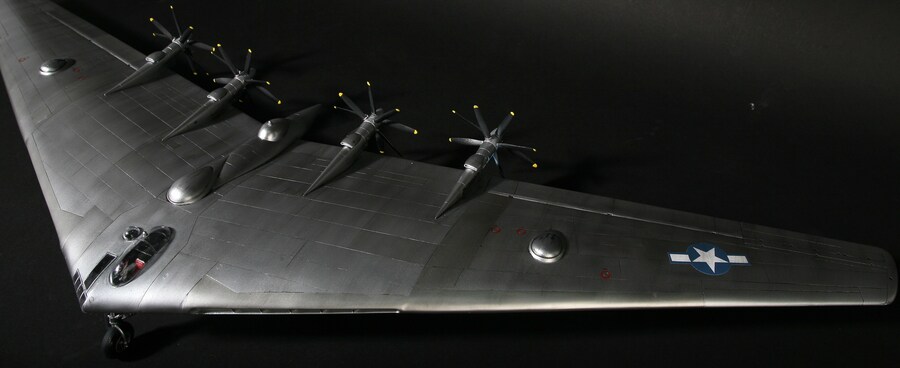 1/72 AMT Northrop XB-35 Flying Wing_11.jpg