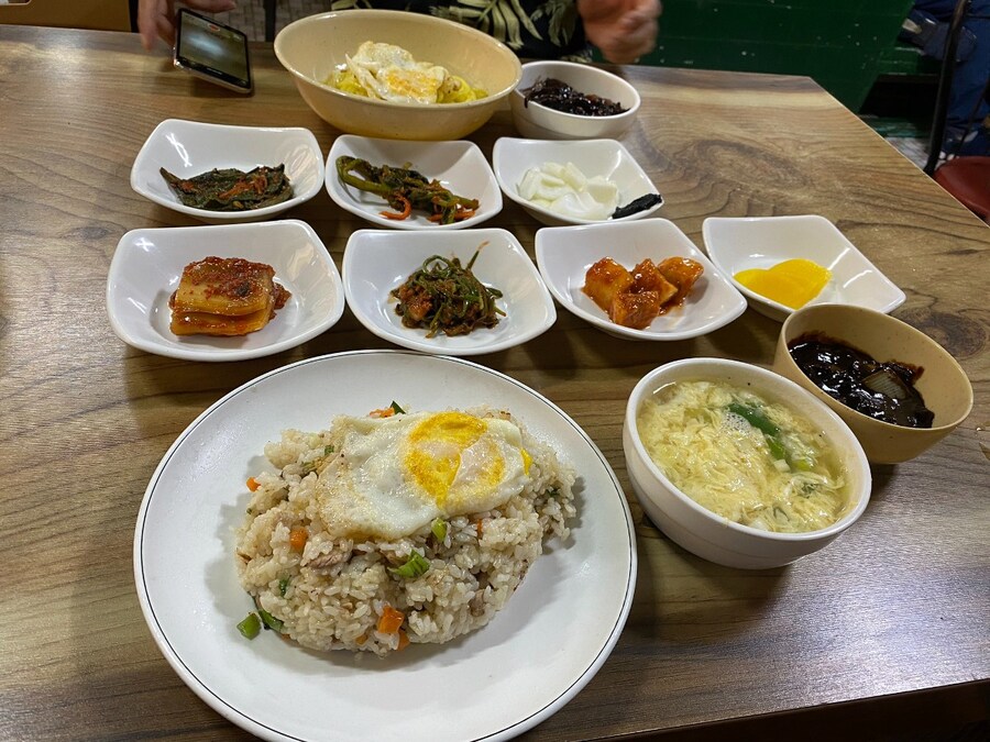 전남 장흥 중국집에 왔더니 잘 익힌 김치가 다섯종류가 나옴_2.jpg