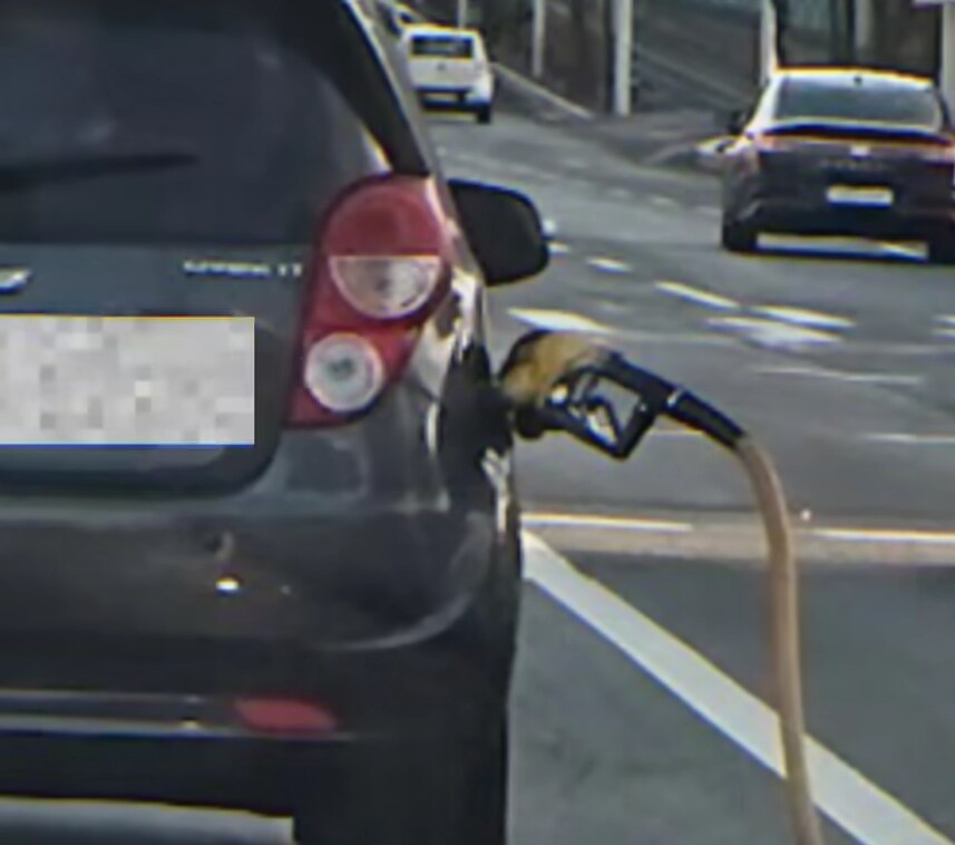 어머 사람들이 왜 다 내차만 쳐다보지?_1.png