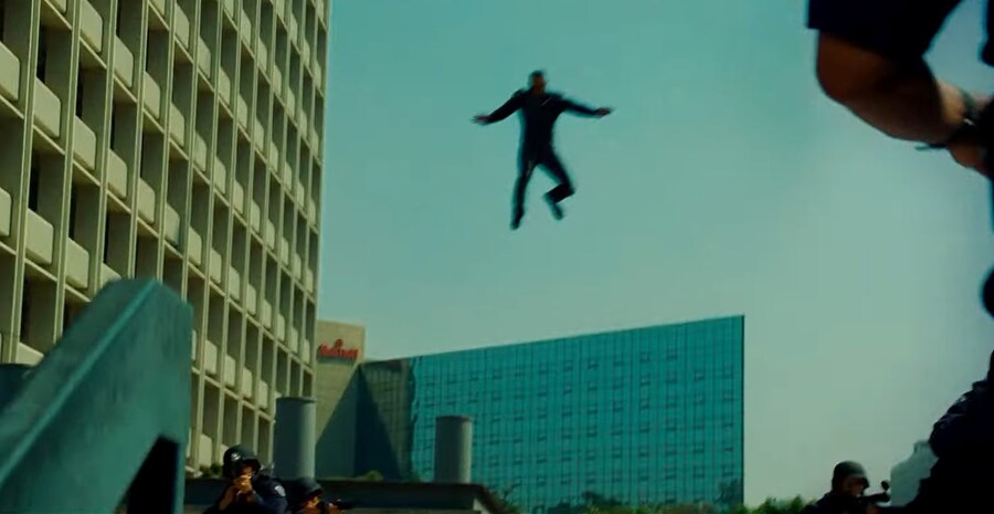 영화) 핸콕 명장면 "이제 착하게 살기로 결심한 핸콕" ㅋㅋㅋ_5.jpg