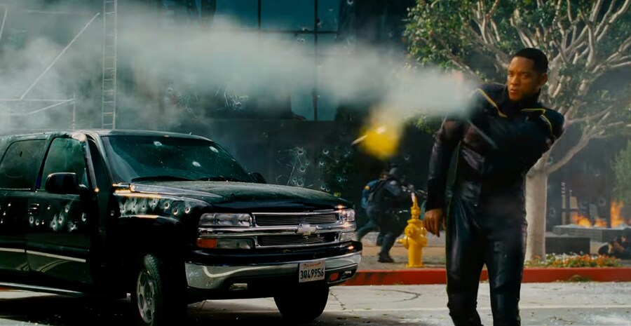 영화) 핸콕 명장면 "이제 착하게 살기로 결심한 핸콕" ㅋㅋㅋ_34.jpg