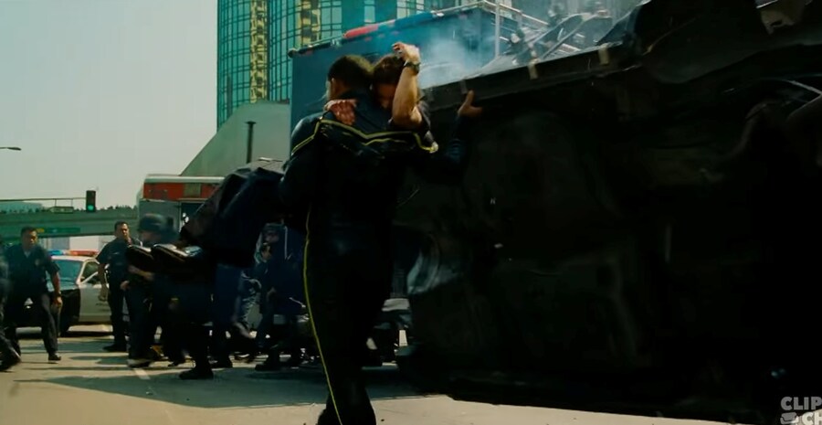 영화) 핸콕 명장면 "이제 착하게 살기로 결심한 핸콕" ㅋㅋㅋ_50.jpg