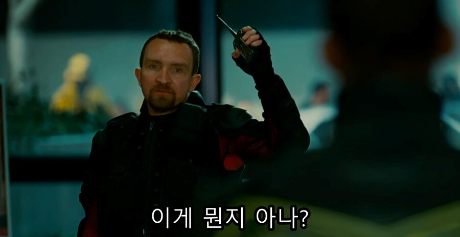 영화) 핸콕 명장면 "이제 착하게 살기로 결심한 핸콕" ㅋㅋㅋ_76.jpg