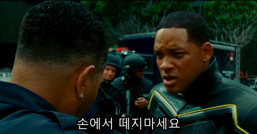 영화) 핸콕 명장면 "이제 착하게 살기로 결심한 핸콕" ㅋㅋㅋ_115.jpg