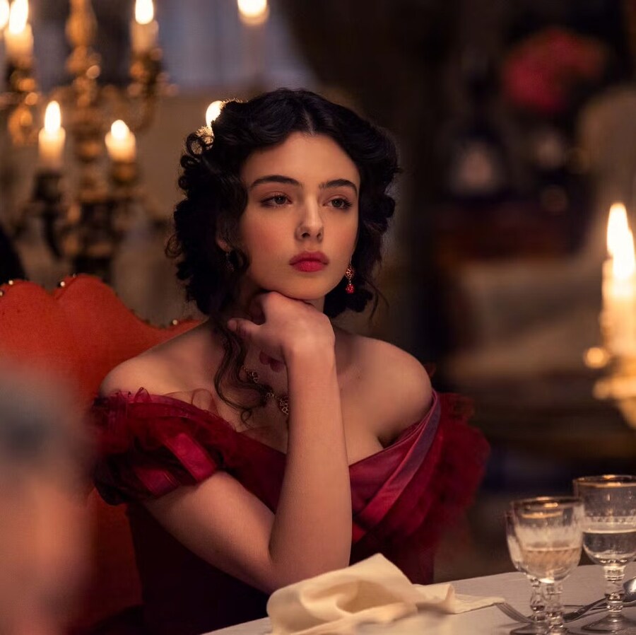 최근 넷플 드라마에 출연한 뱅상카셀x모니카벨루치 딸 데바카셀_1.jpg