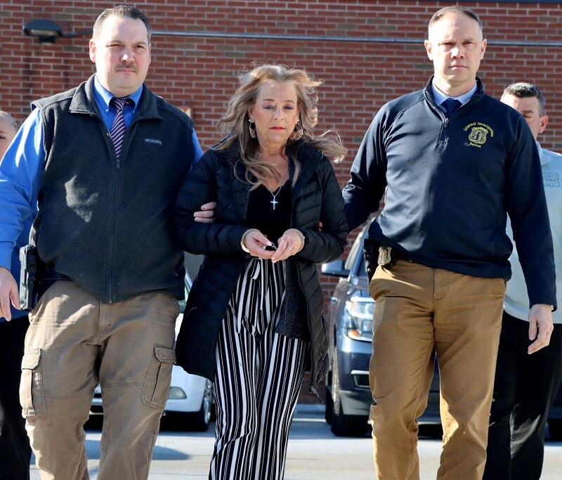 계모에게 20년간 감금당한 미국인, 집에 불질러 탈출_5.jpg