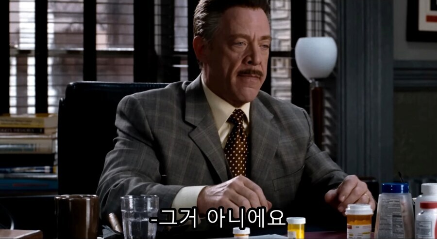 스파이더맨) 약 먹는 JJJ_23.jpg